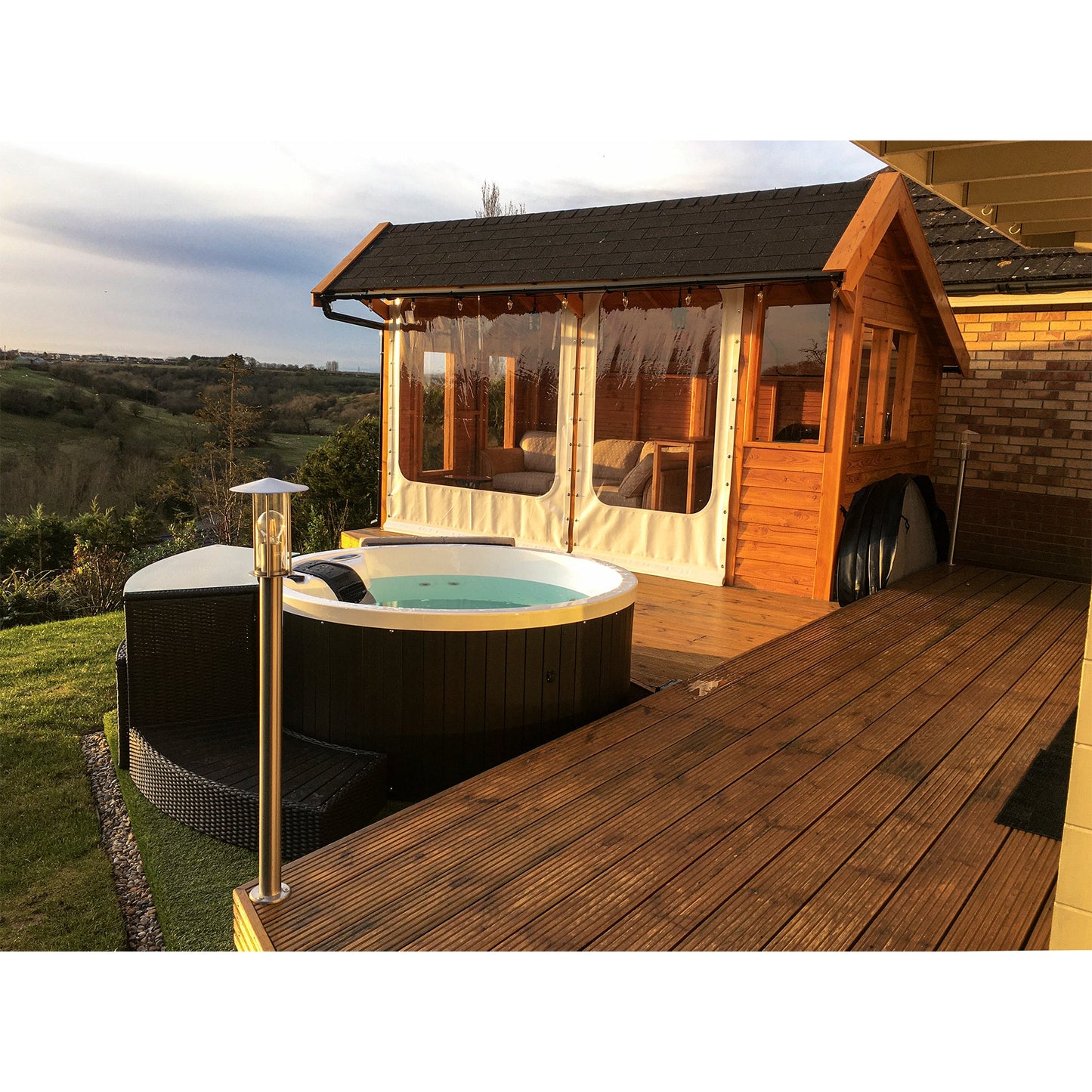 Okanagan 4-Person 10-Jet Portable Hot Tub