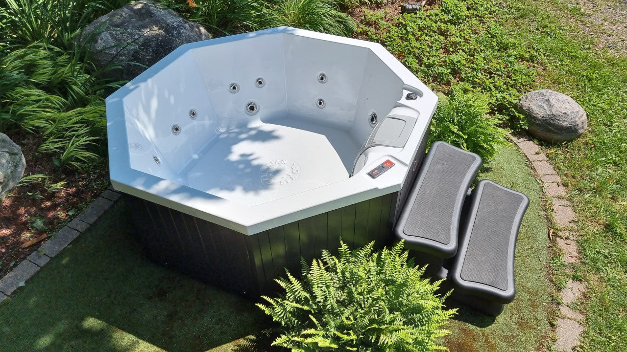 Muskoka 5-Person 14-Jet Portable Hot Tub